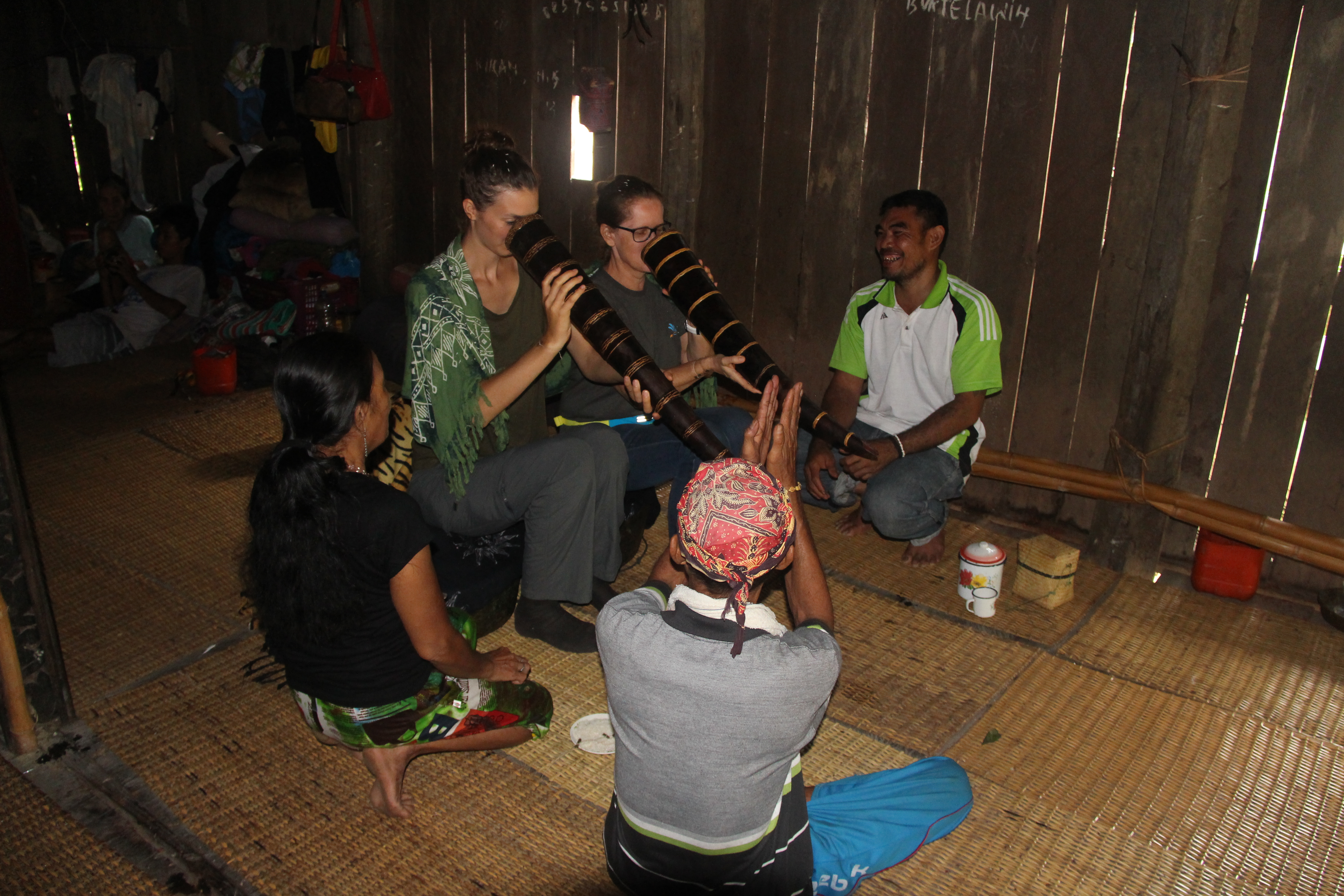 Dieper in Borneo: ontmoeting met Dayaks in Oost-Kalimantan die neen zeggen tegen palmolie!