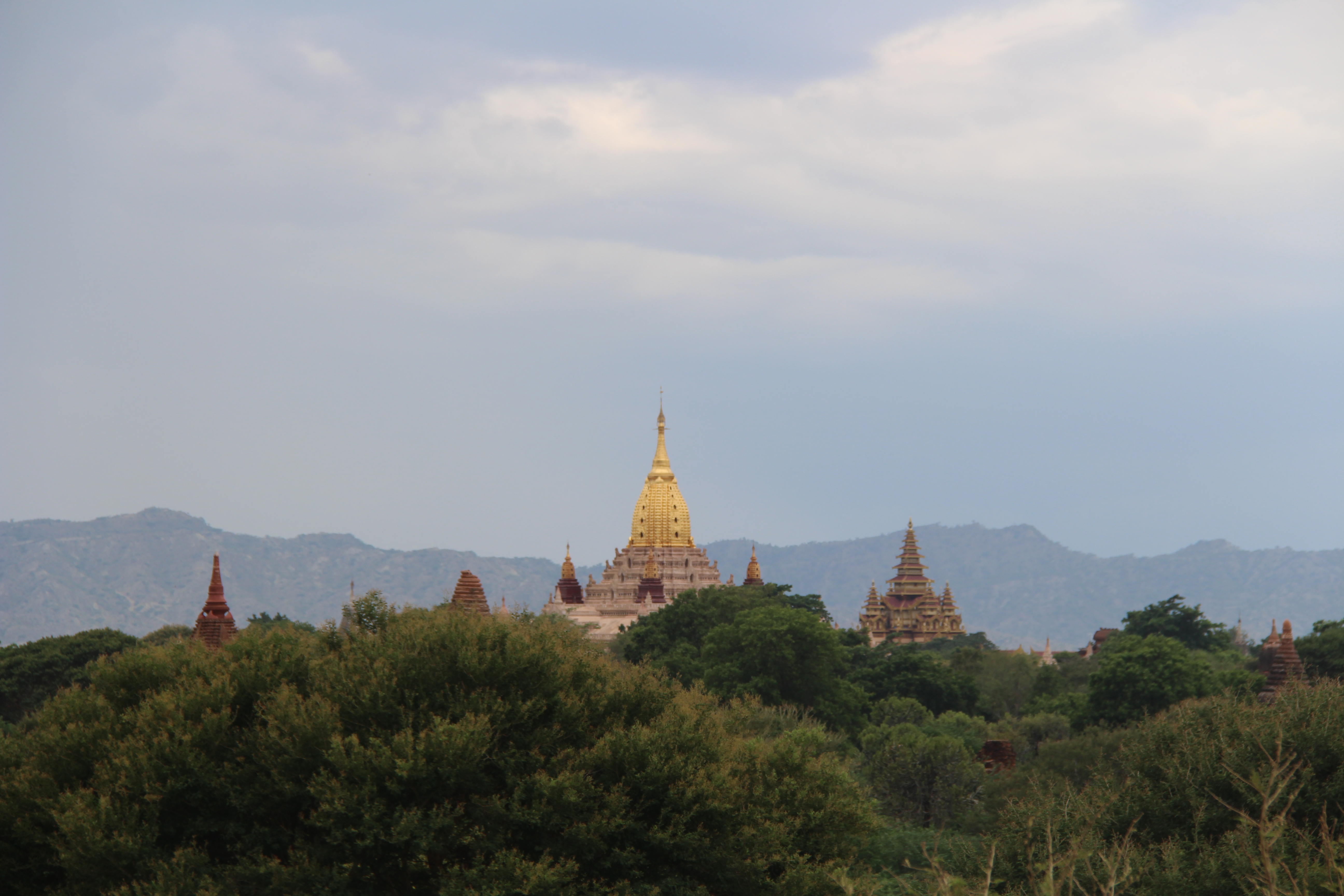 Tempels zonder naam (en zonder bijen) in Bagan